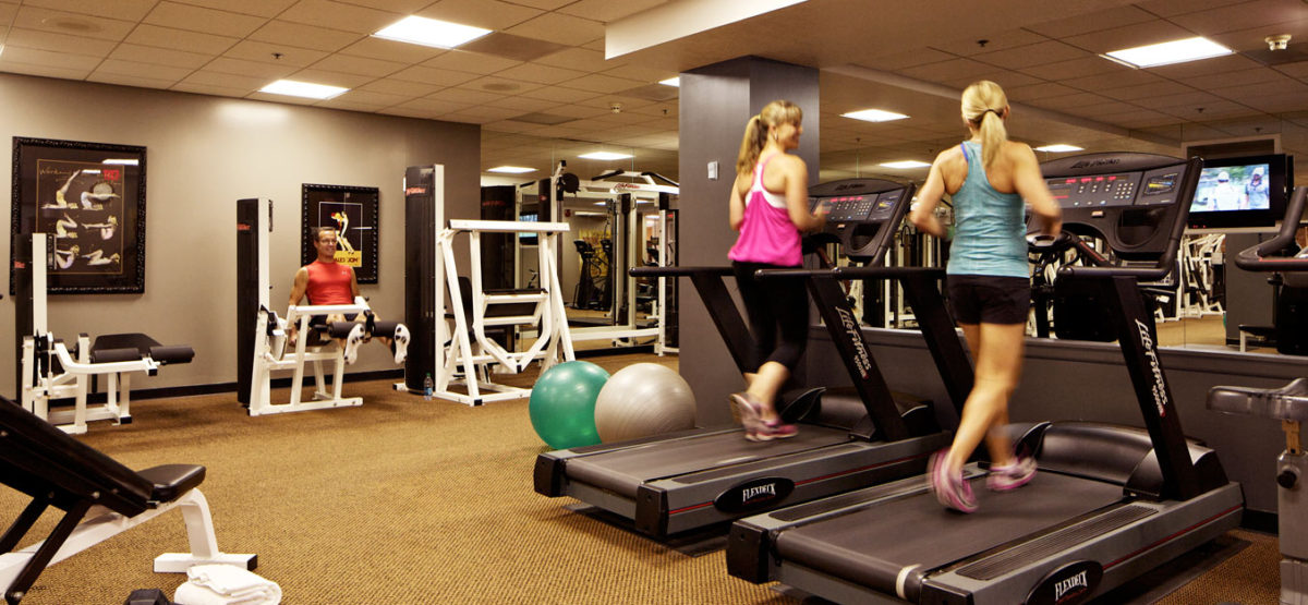 Full & Complete Fitness Center Des Lux Hotel