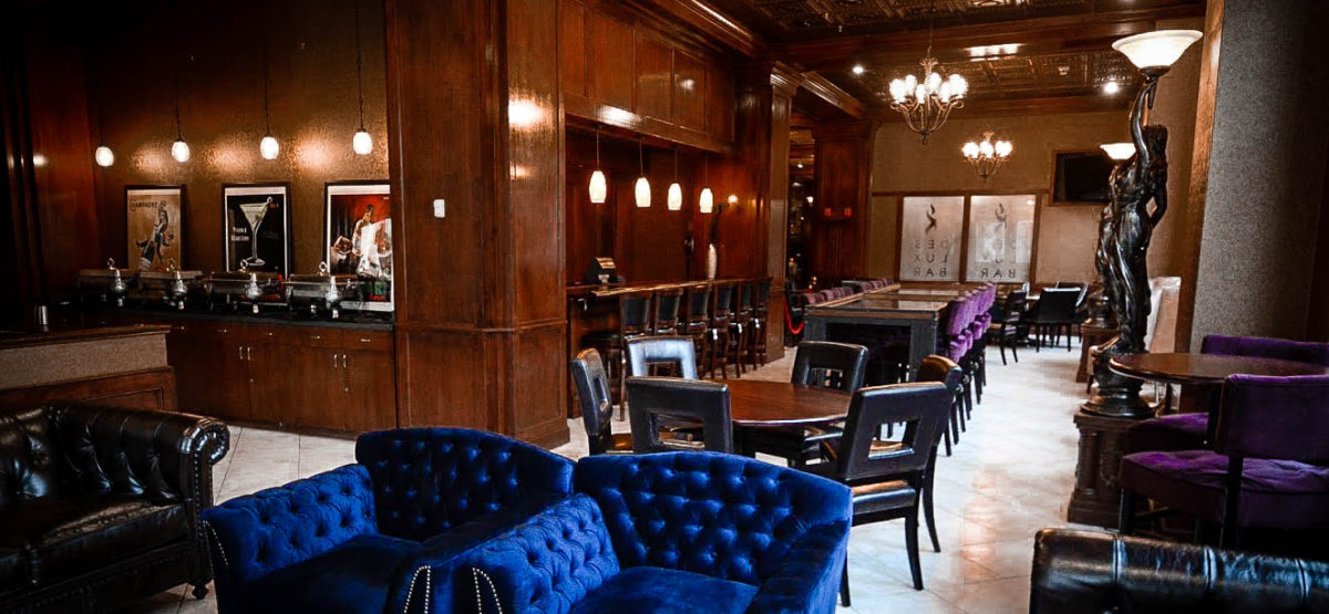 Enjoy a Beer or Cocktail at the Des Lux Bar Des Lux Hotel